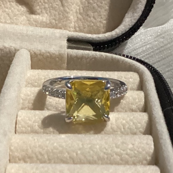 Gorgeous Canary yellow  CZ Diamond Solitaire diamond  ring - Picture 13 of 17